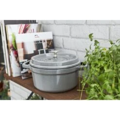 Staub Cocotte Rotonda - 18 Cm, Colore Grigio Grafite 13 Staub Cocotte Rotonda - 18 Cm, Colore Grigio Grafite -Staub in Italia 750032230