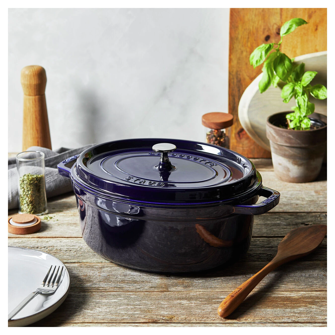 Staub Cocotte Ovale - 31 Cm, Blu Scuro 7 Staub Cocotte Ovale - 31 Cm, Blu Scuro - immagine 5